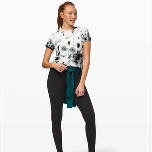 Lululemon Train to Be Short Sleeve *Shibori
Deep Coal / Deep Coal